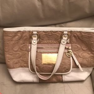COACH Poppy Vinyl Fabric Summer Bag in Beige/White